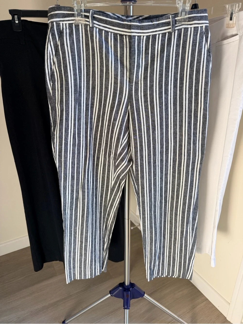 Banana Republic Linen Cotton Black White Stripe Cropped Pants size 8
